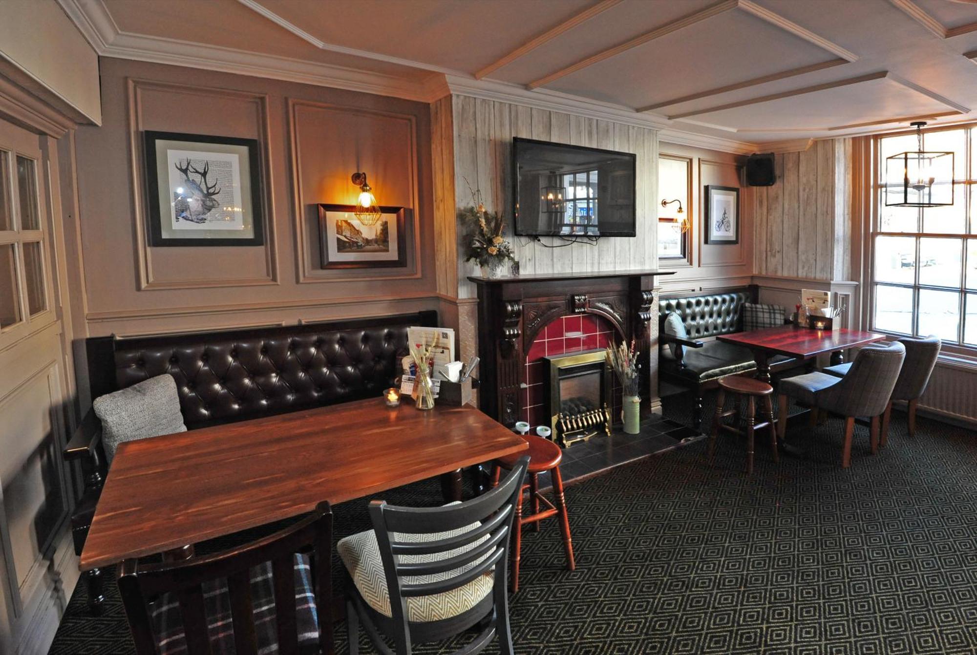 The White Hart Inn By Greene King Inns Бъкингам Екстериор снимка